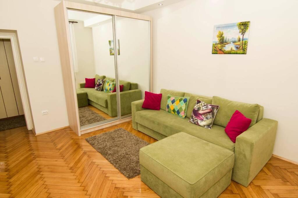 See U In Belgrado Exterior foto